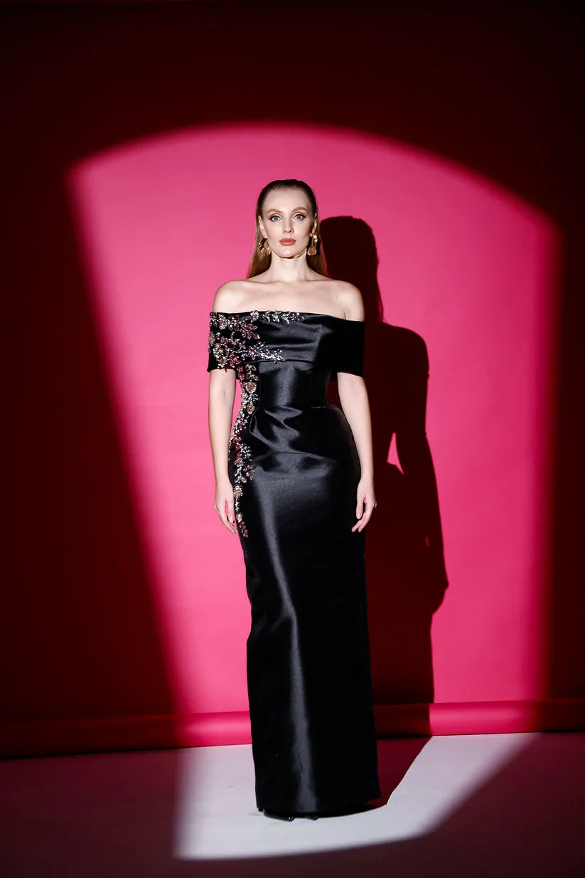 𝐆𝐈𝐒𝐄𝐋𝐋𝐄 Low Shoulder Embroidered Mikado Evening Dress T56744