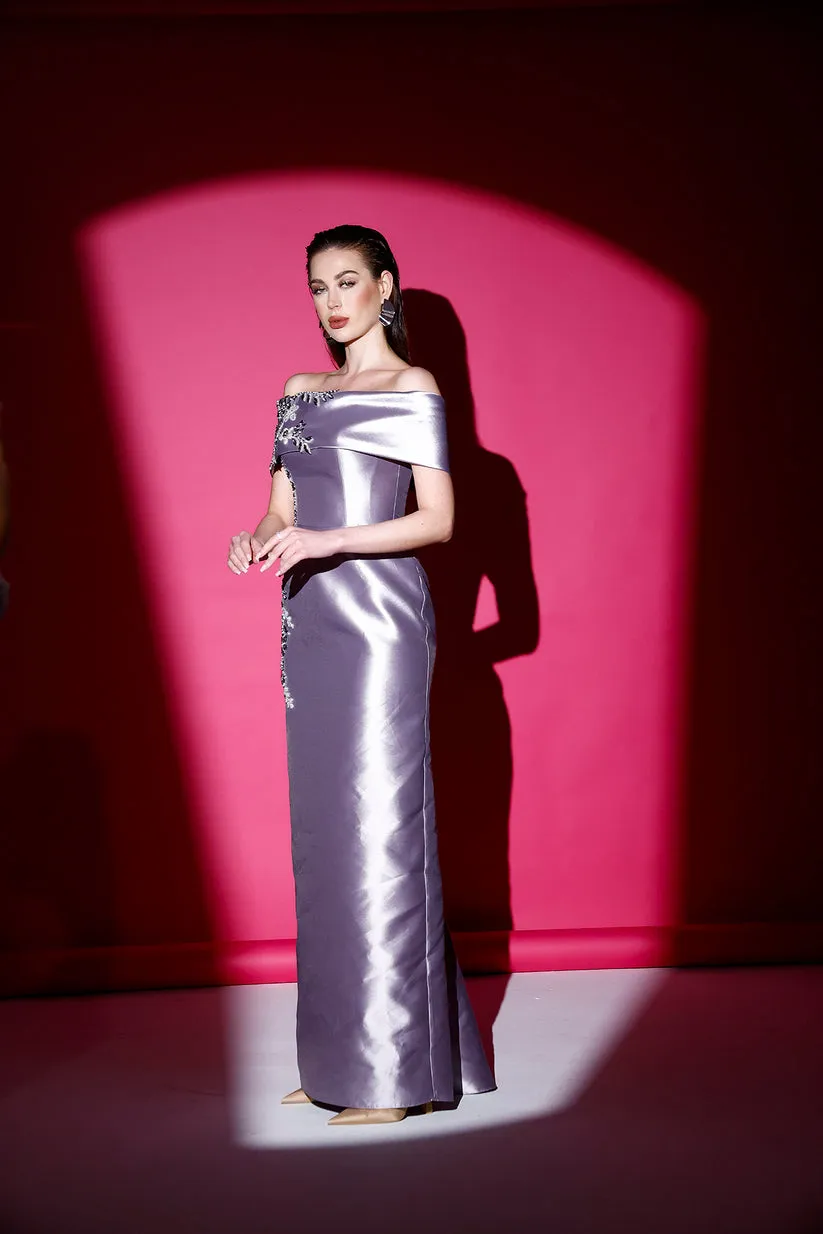 𝐆𝐈𝐒𝐄𝐋𝐋𝐄 Low Shoulder Embroidered Mikado Evening Dress T56744