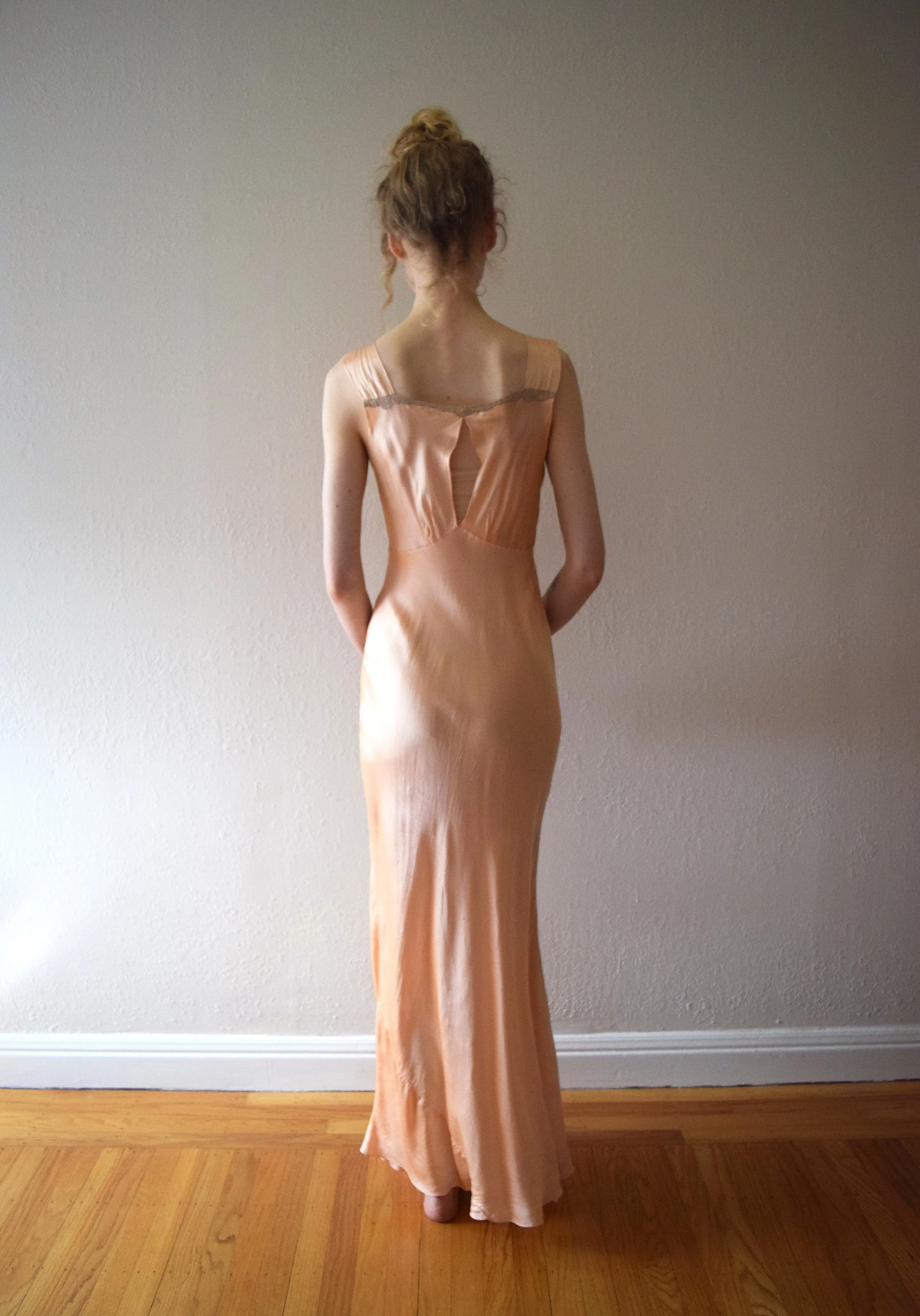 1930s silk slip dress . vintage bias cut gown . size xs to small