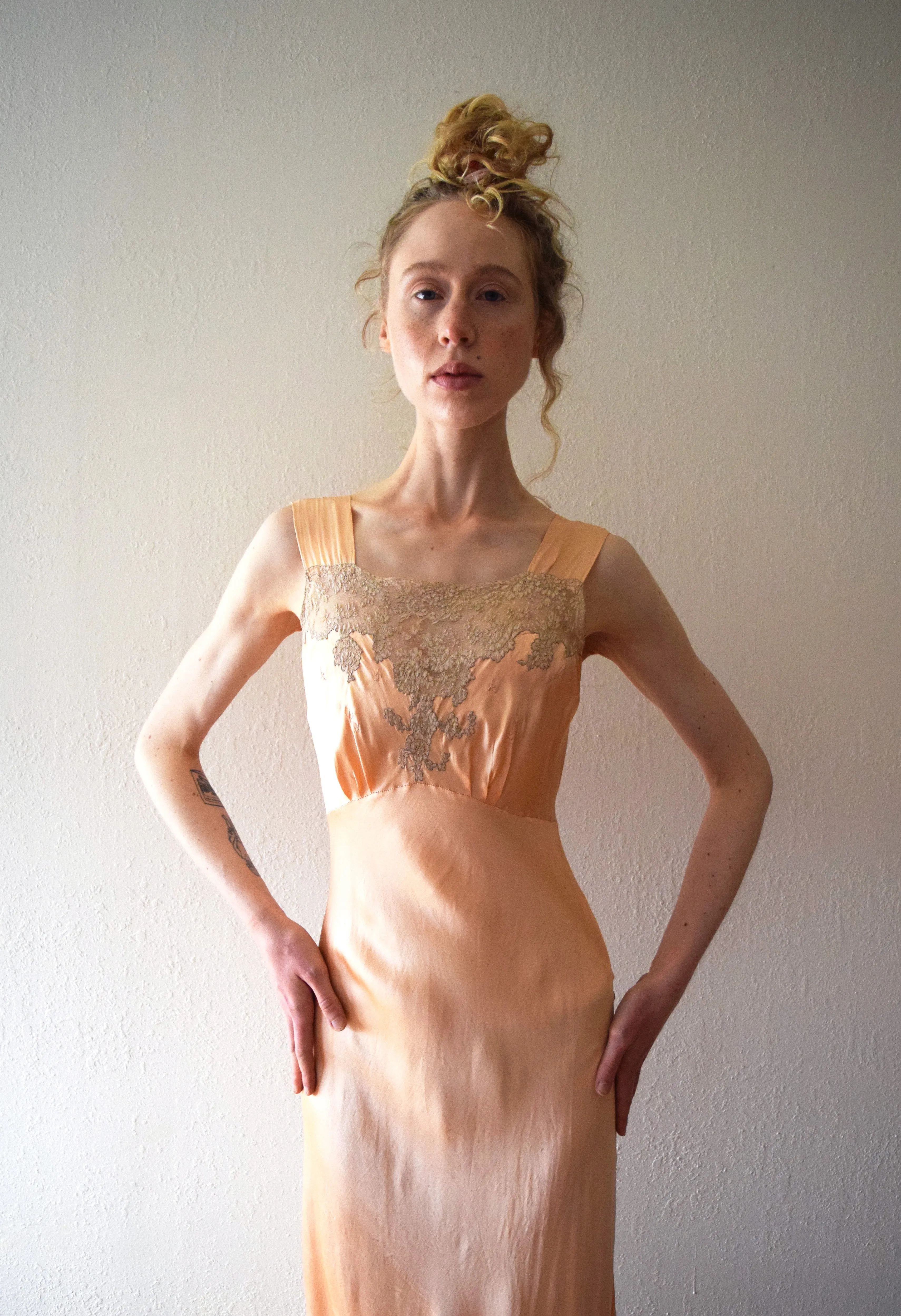 1930s silk slip dress . vintage bias cut gown . size xs to small