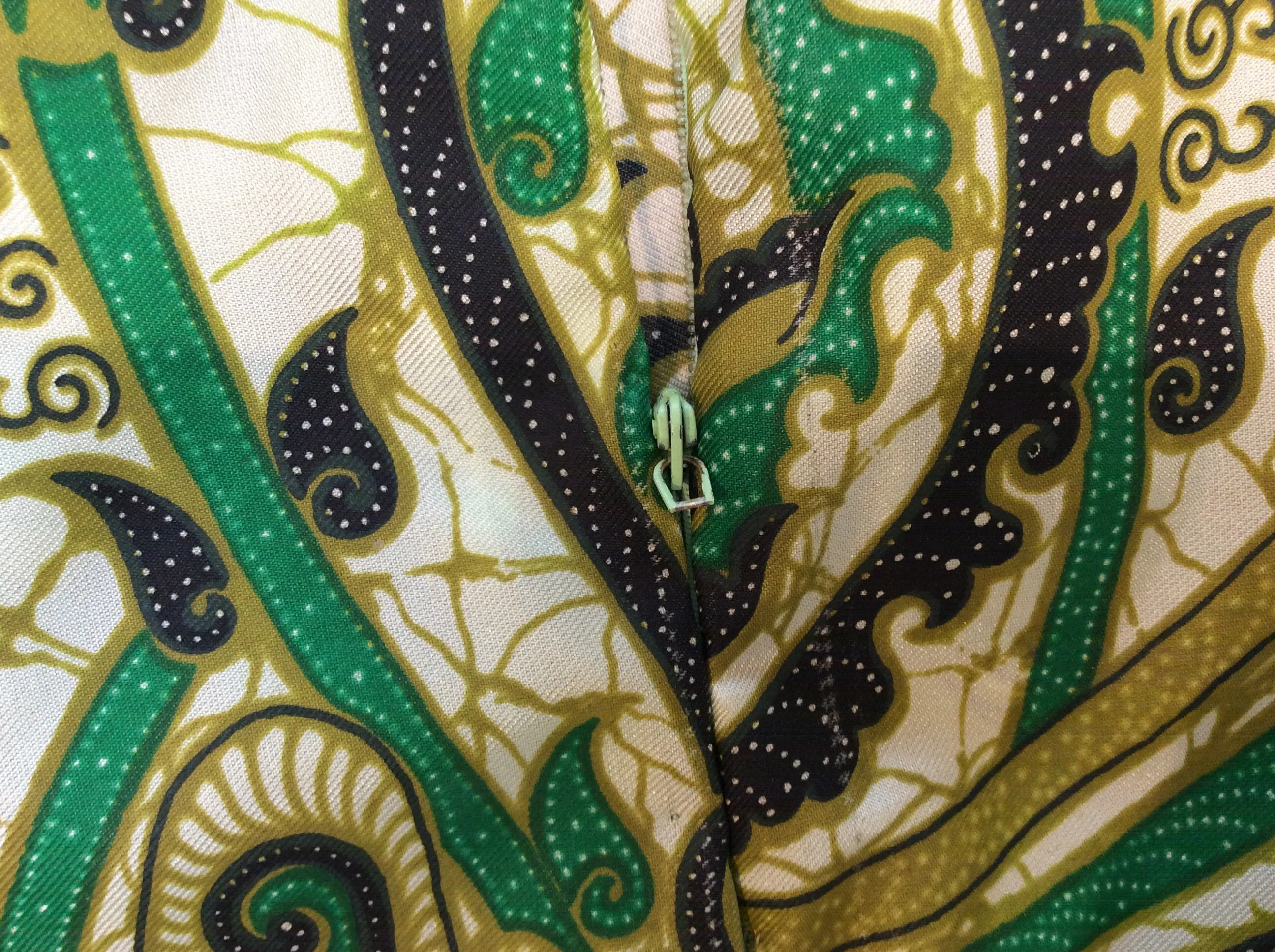 60's GREEN PRINTED MAXI WITH GOLD VEINS / SMALL