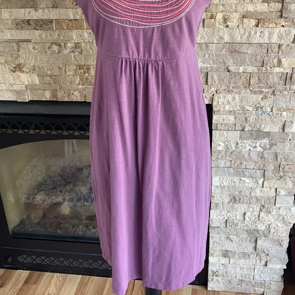 Boden lavender embroidered scoop neck empire waist cap sleeve short sleeve dress