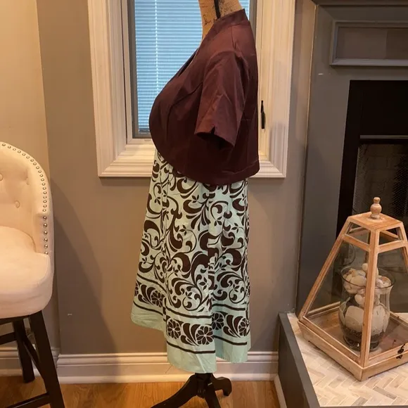 Brown and teal summer dress.