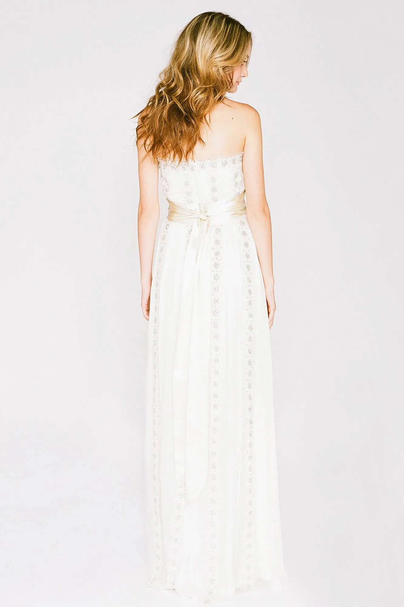 BT6900 Lace Strapless Wedding Dress