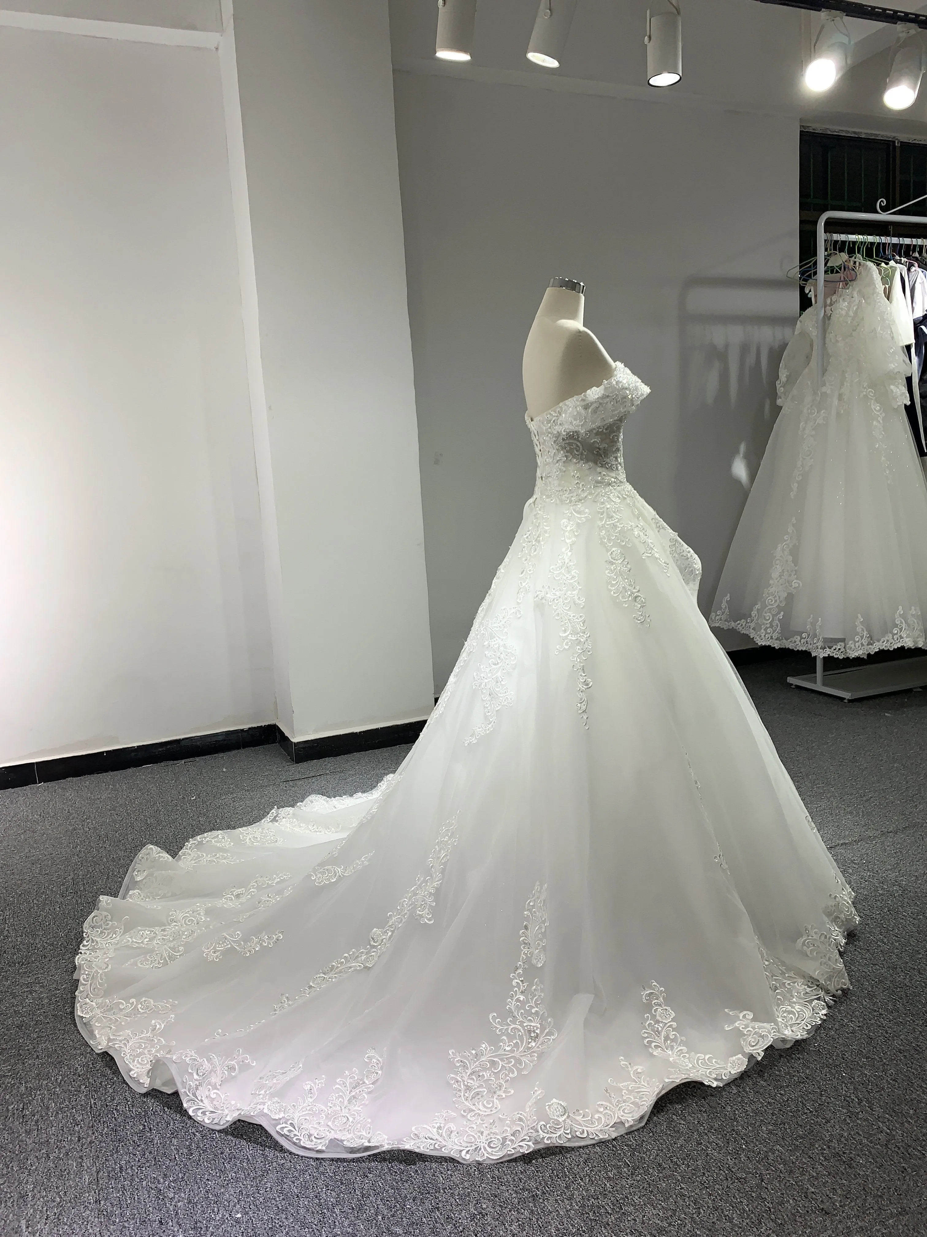 BYG fashion design off the shoulder wedding dress lace up