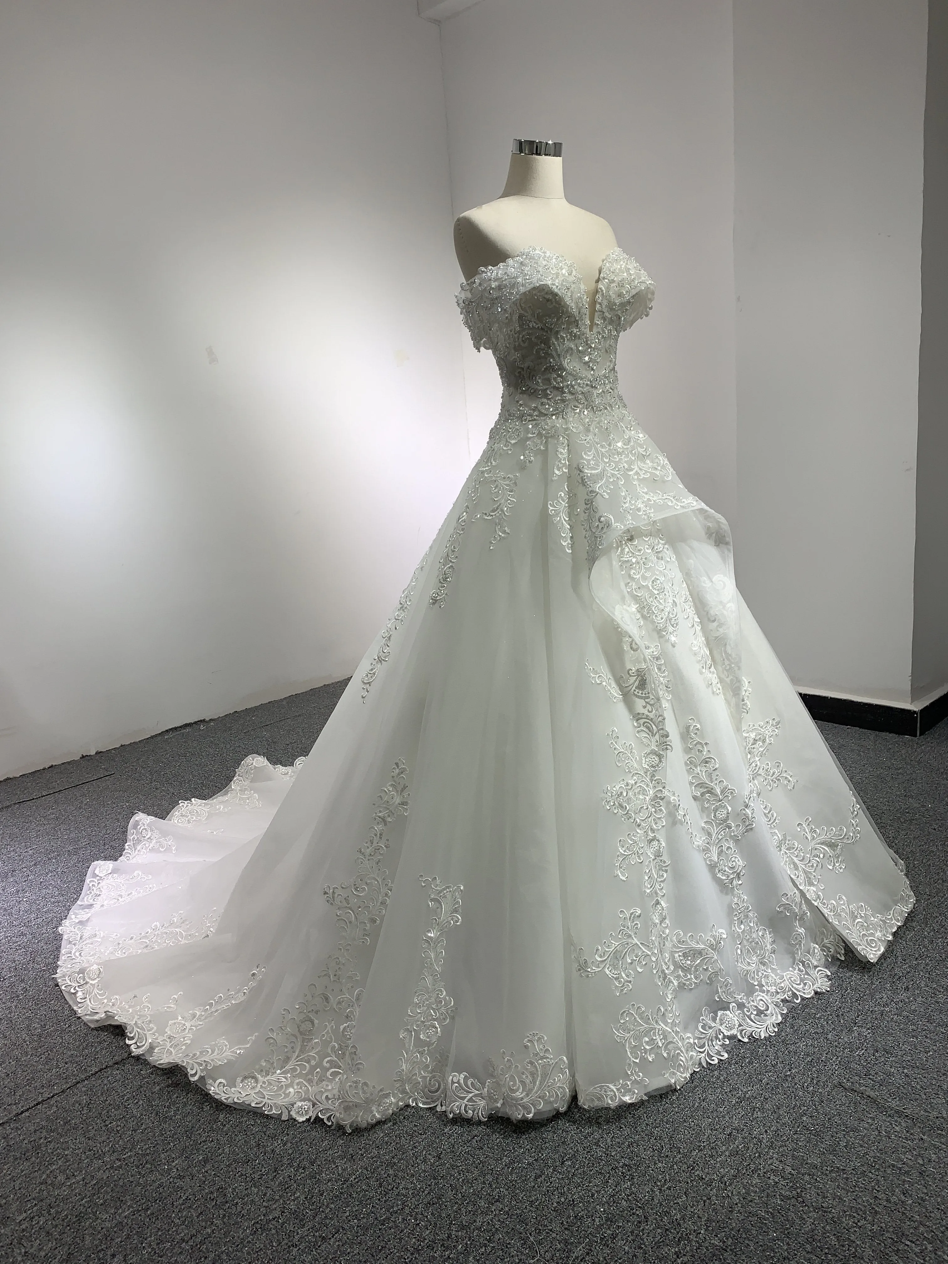 BYG fashion design off the shoulder wedding dress lace up