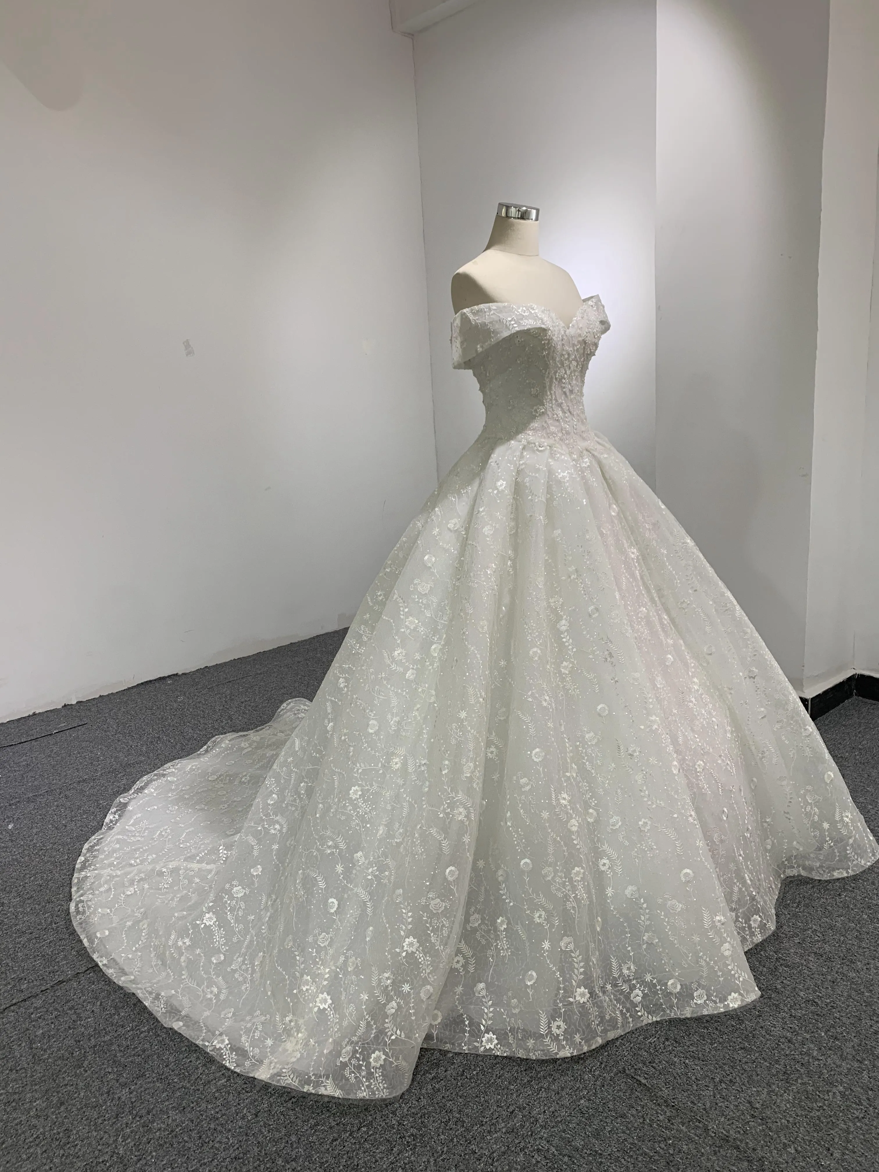 BYG lace flower bling bling beautiful wedding dress
