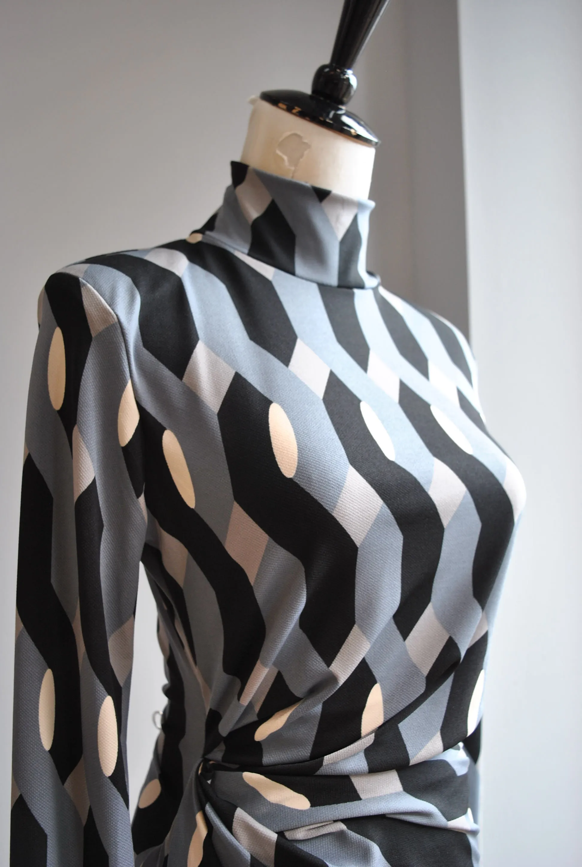 CLEARANCE - GREY MULTI FIT FALL DRESS WITH RUSHING