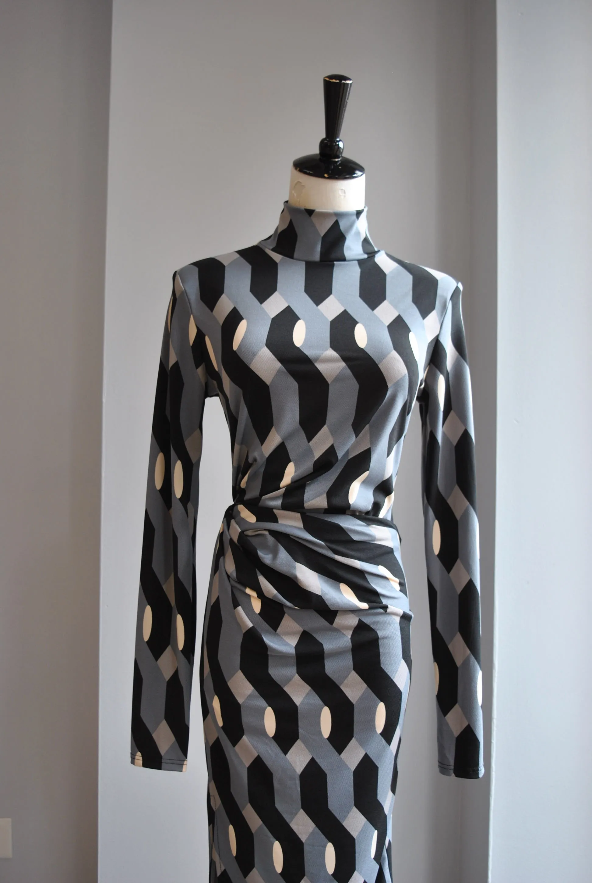 CLEARANCE - GREY MULTI FIT FALL DRESS WITH RUSHING