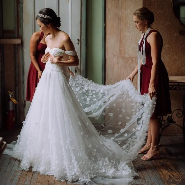 Clustered Petals Skirt Wedding Dress Off-the-shoulder Vestido de novia