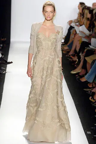 Dreamy Fall 2007 Oscar de la Renta Silk Organza Strapless Wedding Dress w Silk Ribbon Embellishment Detailing