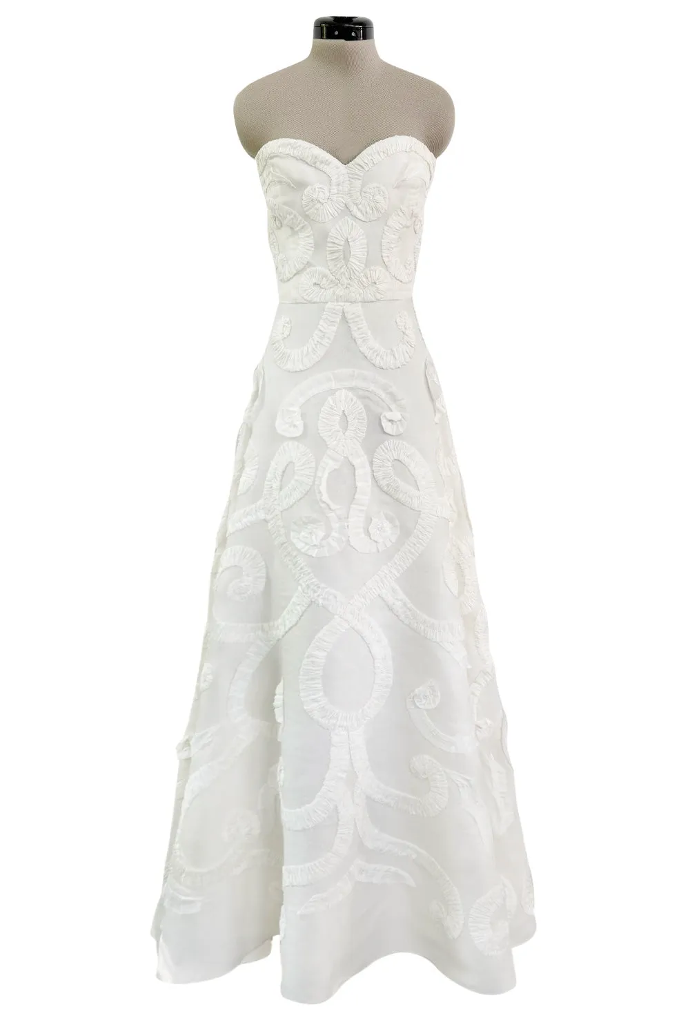 Dreamy Fall 2007 Oscar de la Renta Silk Organza Strapless Wedding Dress w Silk Ribbon Embellishment Detailing