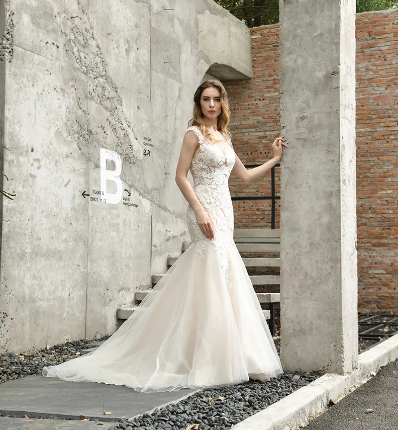Fashion Mermaid Wedding Dresses Tulle Lace Appliqued Scoop Neckline Women Wedding Gown Real Sample  New
