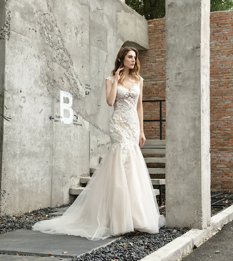 Fashion Mermaid Wedding Dresses Tulle Lace Appliqued Scoop Neckline Women Wedding Gown Real Sample  New