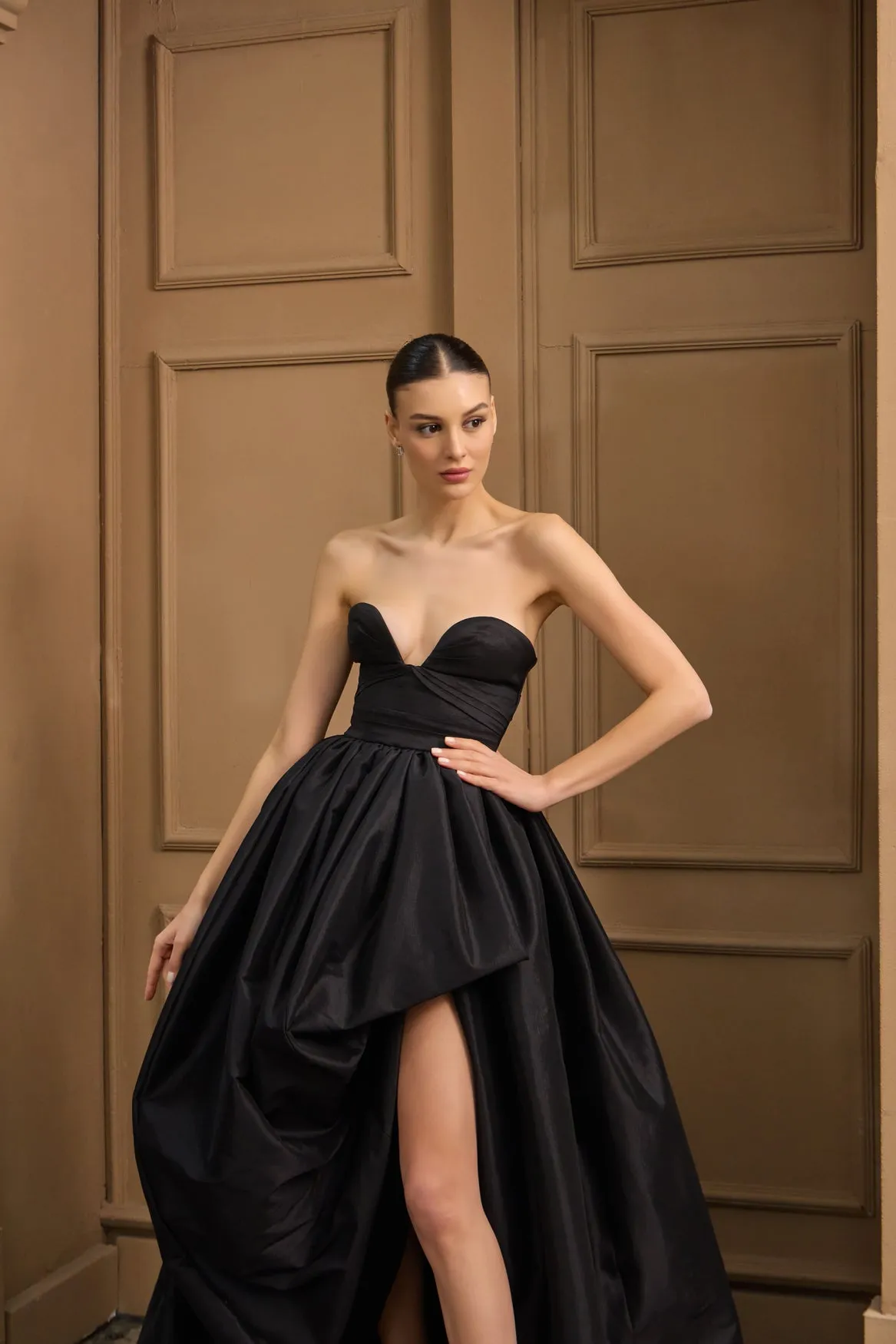 Felicia evening with slit