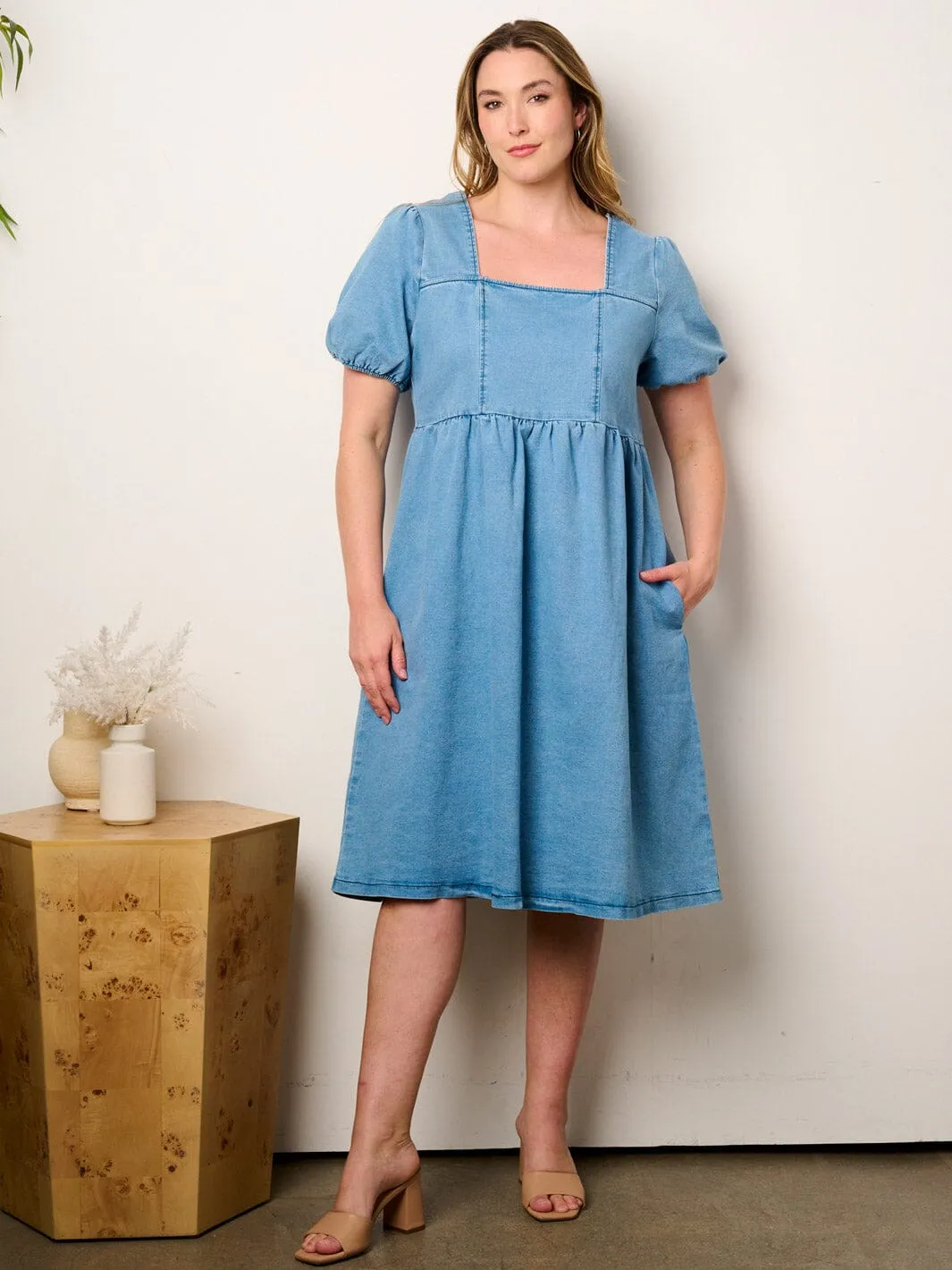 PLUS SIZE SHORT PUFF SLEEVE SQUARE NECK POCKETS FLORAL DENIM MIDI DRESS