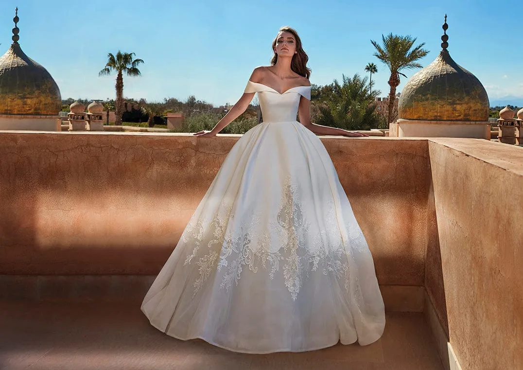 Pronovias: Loa