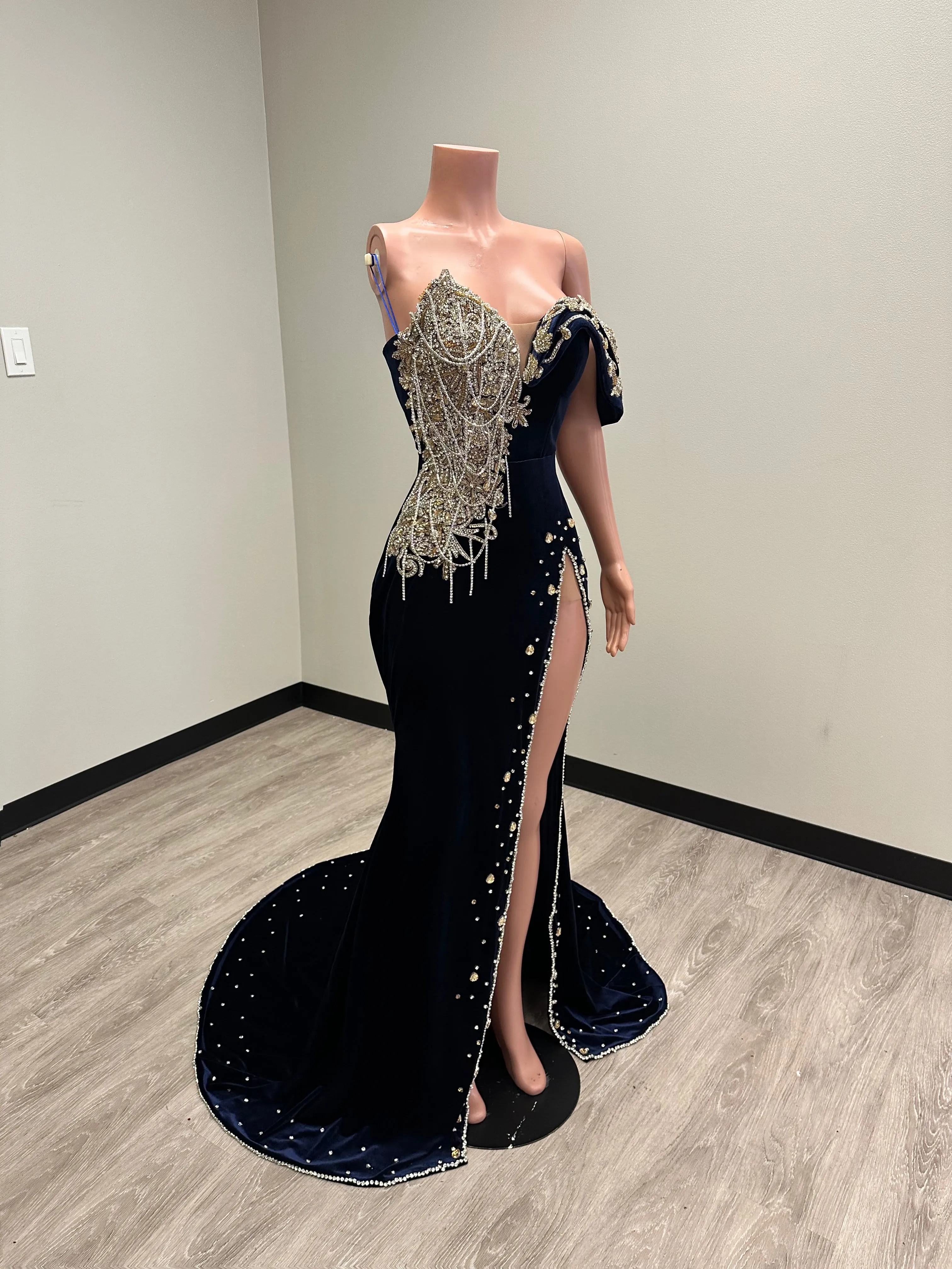 Saintil Gown