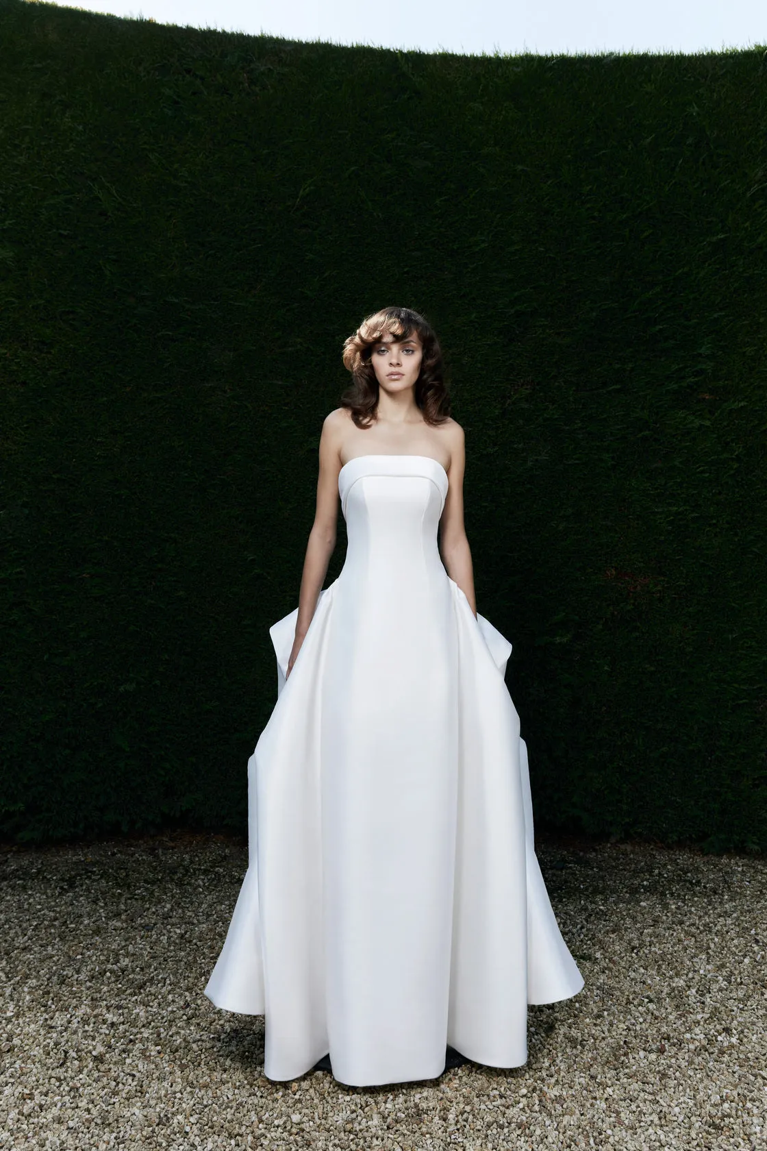 VRM454 - Modern bustled gown