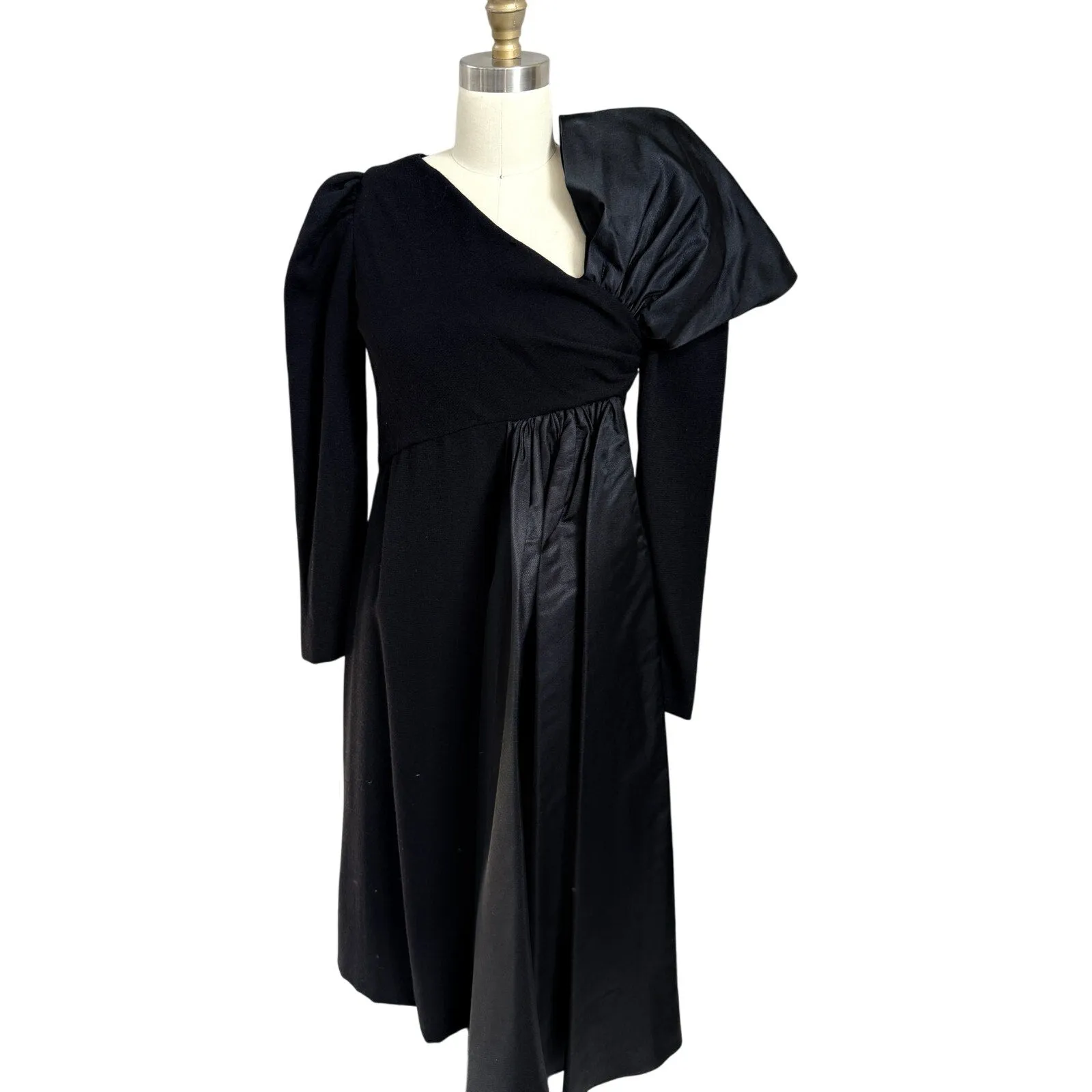 VTG 1960s Mollie Parnis Black Sheath Dress Avant Guard Asymmetrical Bow LBD sz2
