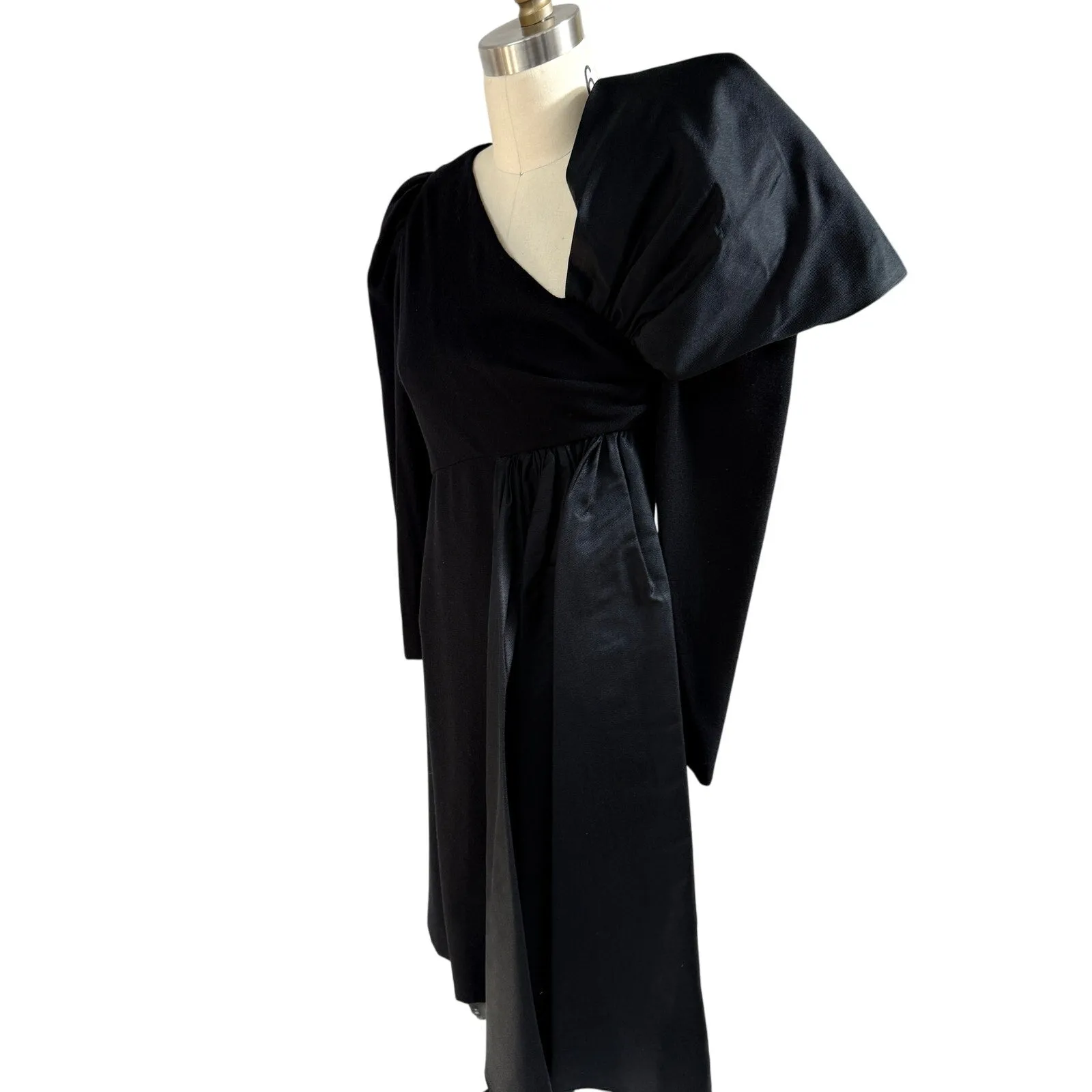VTG 1960s Mollie Parnis Black Sheath Dress Avant Guard Asymmetrical Bow LBD sz2