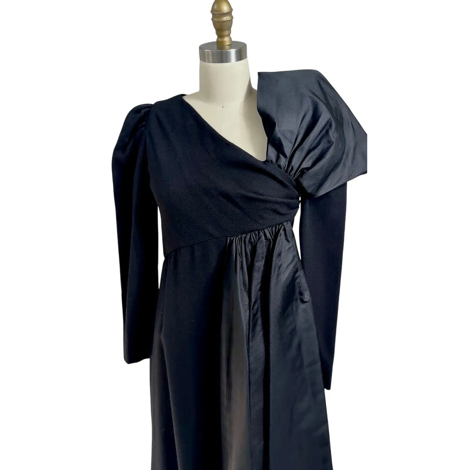VTG 1960s Mollie Parnis Black Sheath Dress Avant Guard Asymmetrical Bow LBD sz2