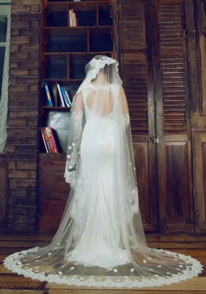 Wedding Veil With Lace Appliqué (#Reine)