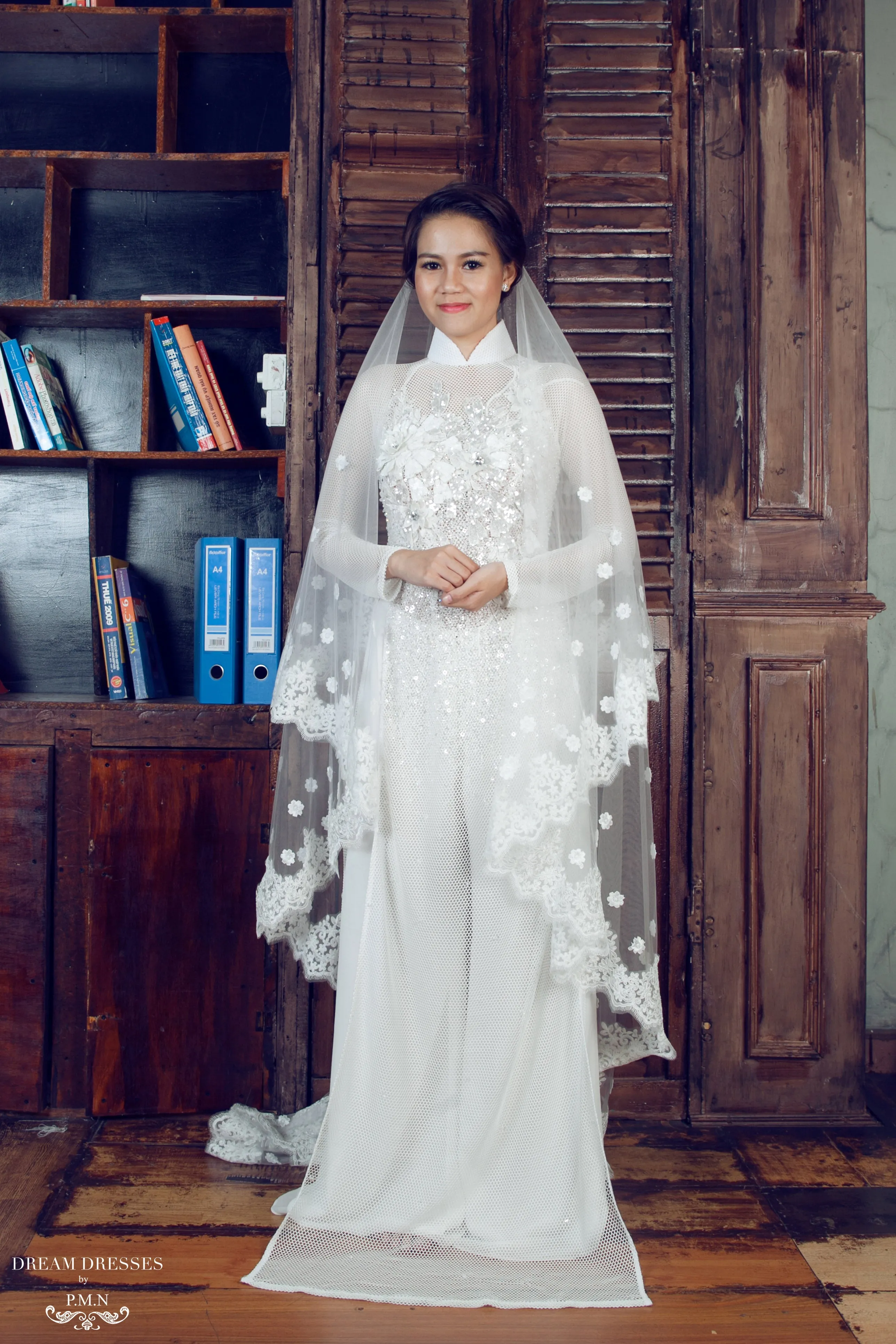 Wedding Veil With Lace Appliqué (#Reine)