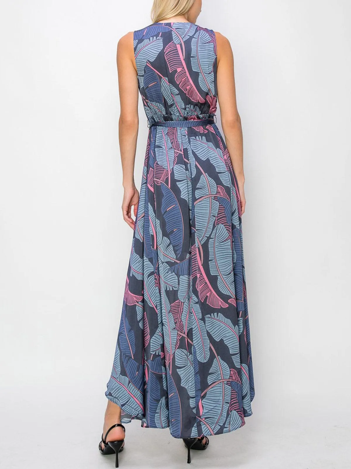 WOMEN'S SLEEVELESS LEAF PRINT SURPLICE HIGH-LOW MAXI DRESS